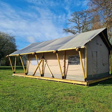 Camping De La Touche Ligueil 外观 照片