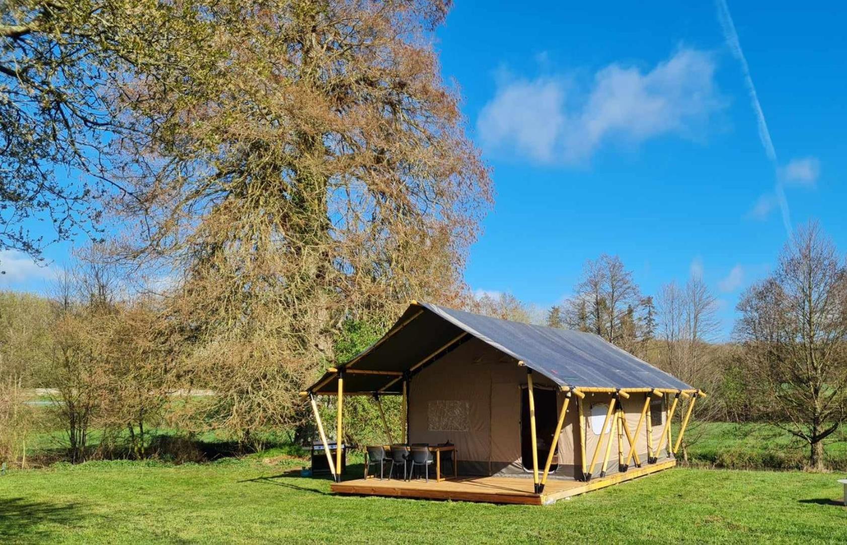 Camping De La Touche Ligueil 外观 照片