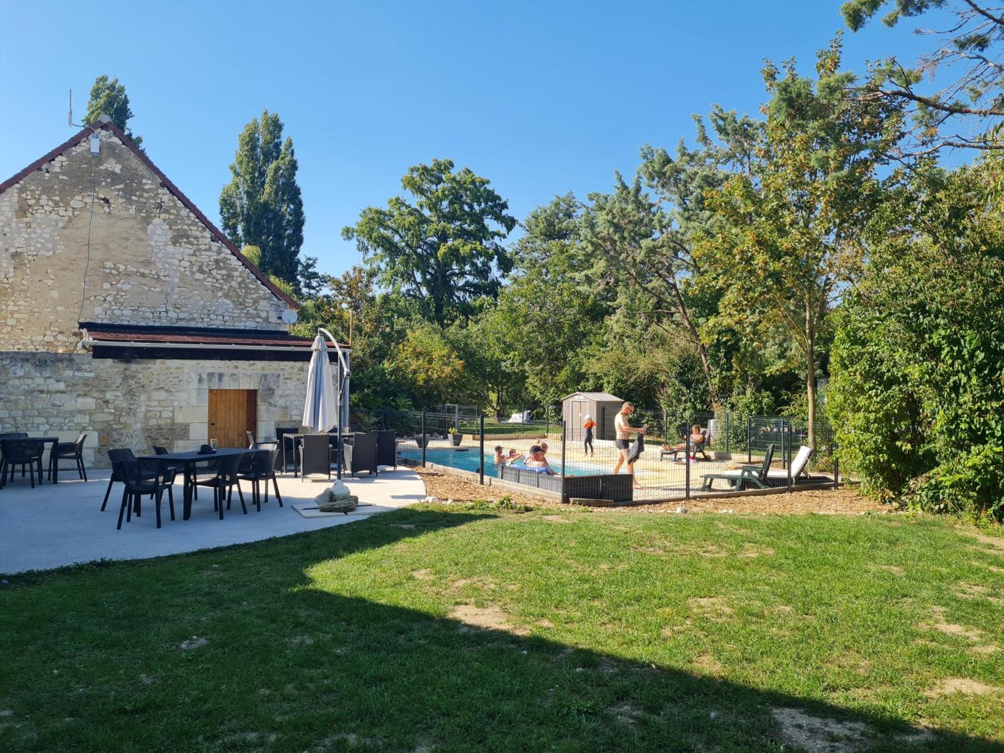 Camping De La Touche Ligueil 外观 照片