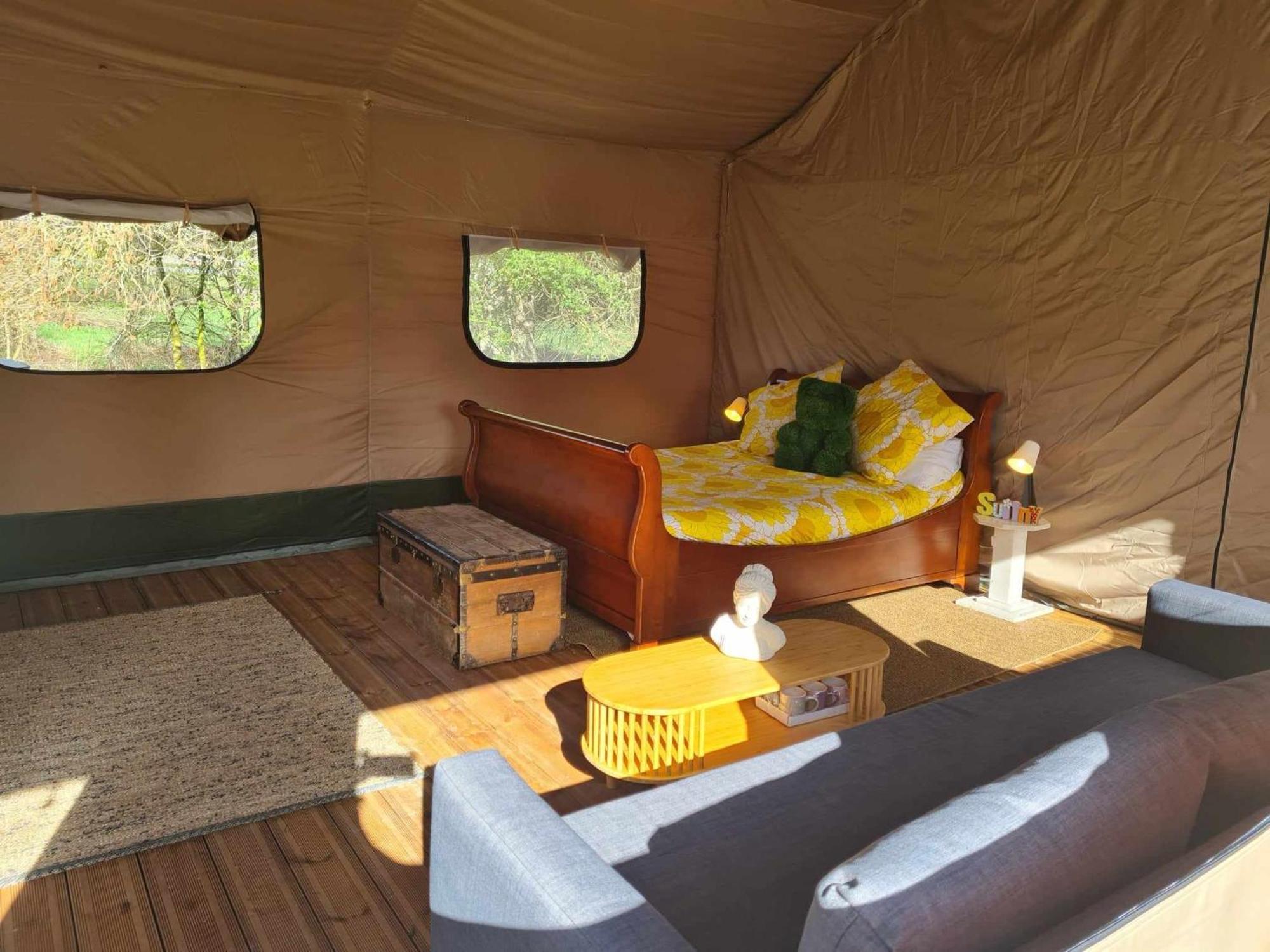 Camping De La Touche Ligueil 外观 照片