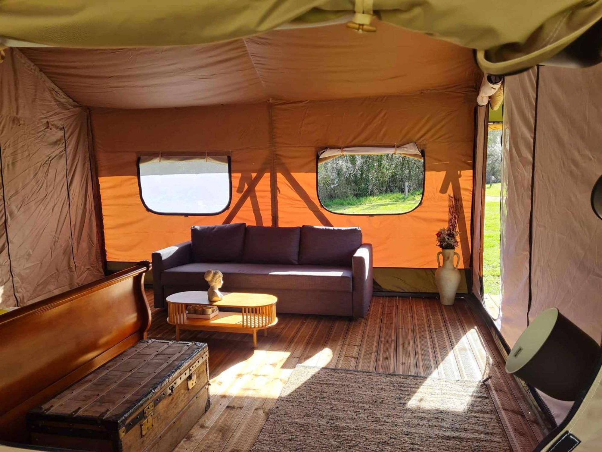 Camping De La Touche Ligueil 外观 照片
