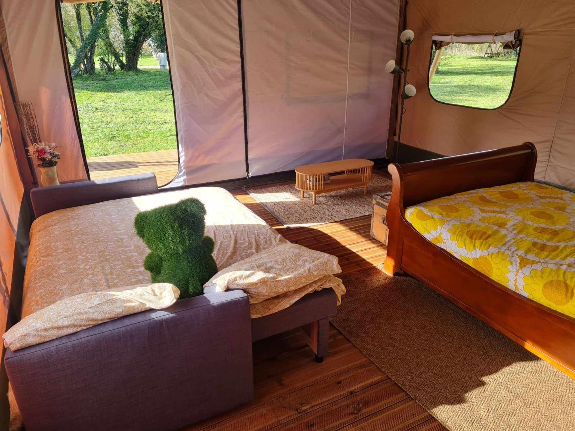 Camping De La Touche Ligueil 外观 照片