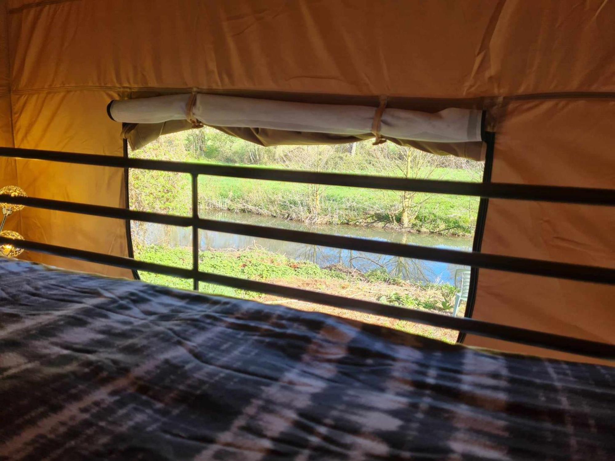 Camping De La Touche Ligueil 外观 照片